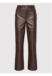 GESTUZ - Gestuz Spodnie skórzane Sally 10905552 Brązowy Regular Fit. Kolor: brązowy. Materiał: skóra #2