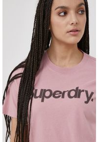 Superdry T-shirt bawełniany kolor różowy. Okazja: na co dzień. Kolor: różowy. Materiał: bawełna. Wzór: nadruk. Styl: casual #3