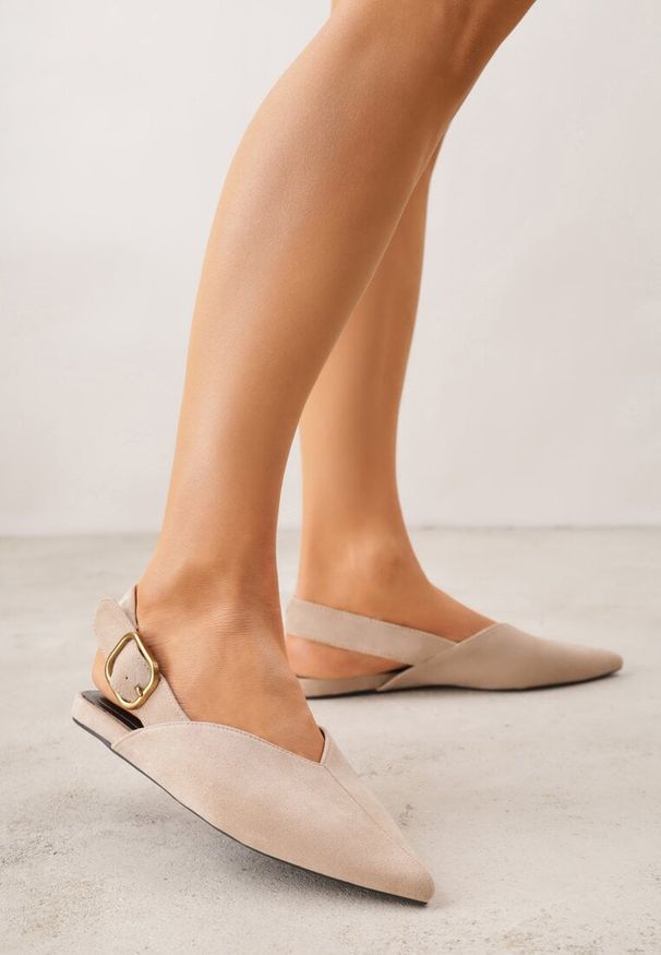 Renee - Beżowe Sandały Typu Slingback z Wyciętą Cholewką Phellilea. Zapięcie: pasek. Kolor: beżowy