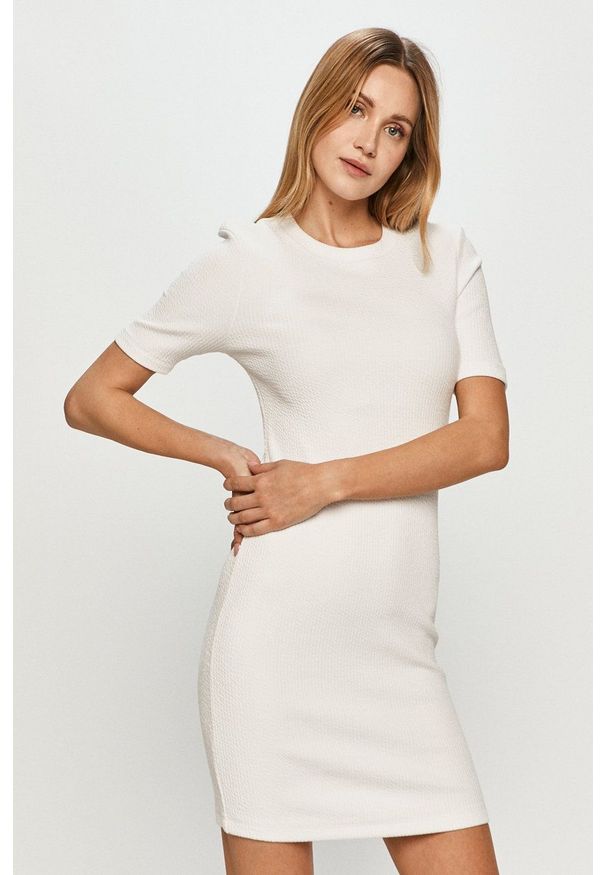 Calvin Klein Jeans - Sukienka. Kolor: biały. Materiał: dzianina. Wzór: gładki. Typ sukienki: dopasowane