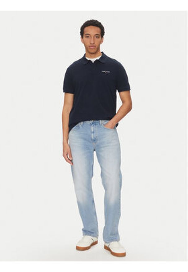 Tommy Jeans Polo Linear DM0DM20914 Granatowy Regular Fit. Typ kołnierza: polo. Kolor: niebieski. Materiał: bawełna