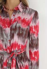 Born2be - Czerwona Sukienka Nephohsa. Kolor: czerwony. Materiał: materiał. Długość rękawa: długi rękaw. Typ sukienki: koszulowe. Styl: elegancki. Długość: maxi #5