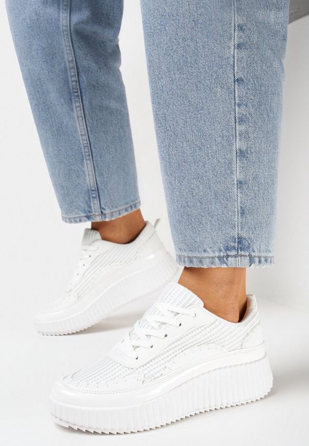 Born2be - Białe Sneakersy z Patchworkową Cholewką i Tłoczoną Platformą Geridia. Kolor: biały. Szerokość cholewki: normalna. Obcas: na platformie