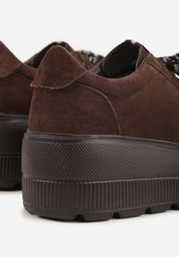 Renee - Brązowe Sneakersy na Platformie z Zamszu Naturalnego ze Sznurówkami w Paski Tarilita. Okazja: na co dzień. Zapięcie: pasek. Kolor: brązowy. Materiał: zamsz. Wzór: paski. Obcas: na platformie #8