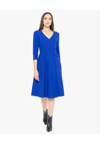 DENI CLER - Niebieska kloszowana sukienka. Kolor: niebieski. Materiał: wełna