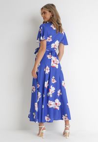 Born2be - Ciemnoniebieska Sukienka Diokharei. Kolor: niebieski. Materiał: wiskoza. Długość rękawa: krótki rękaw. Wzór: kwiaty. Typ sukienki: kopertowe. Długość: maxi #2
