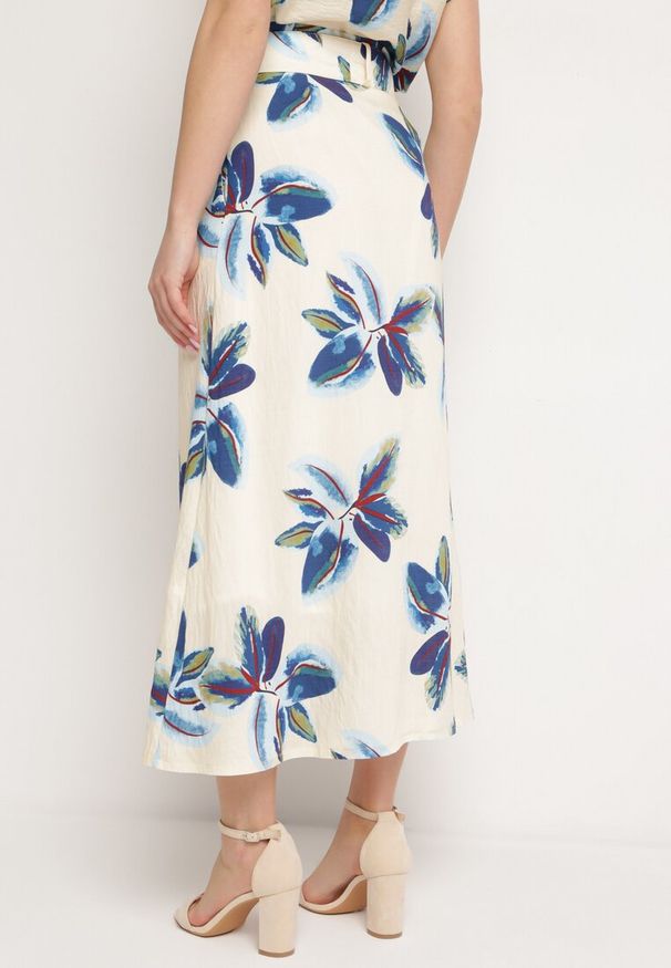 Born2be - Beżowo-Granatowa Spódnica z Wysokim Stanem Zapinana na Guziki z Materiałowym Paskiem Vanoria. Okazja: na co dzień. Stan: podwyższony. Kolor: beżowy. Materiał: materiał. Sezon: lato. Styl: elegancki, casual, klasyczny