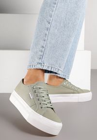 Renee - Ciemnobeżowe Basicowe Trampki na Platformie Mailiselle. Okazja: na co dzień. Kolor: beżowy. Materiał: jeans. Obcas: na platformie. Styl: casual
