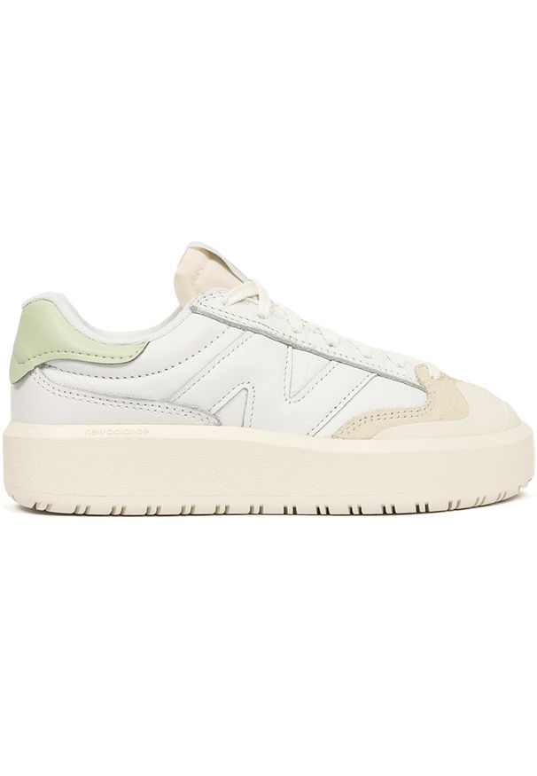Buty damskie New Balance CT302SG – białe. Okazja: na co dzień. Kolor: biały. Materiał: dresówka, guma, zamsz, materiał, skóra. Szerokość cholewki: normalna
