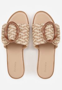 Born2be - Ciemnobeżowe Klapki Ozdobione Plecionką Wstawką i Klamrą Isirreia. Okazja: na co dzień, do pracy. Kolor: beżowy. Materiał: jeans, materiał, len. Wzór: aplikacja. Sezon: lato. Styl: casual #6