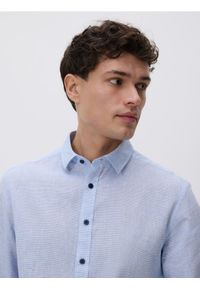 Reserved - Koszula regular fit z lnem - jasnoniebieski. Kolor: niebieski. Materiał: len #1