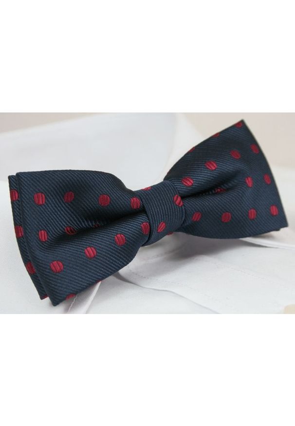 Elegancka Mucha Męska - Alties - Granat w Czerwone Grochy. Kolor: niebieski. Wzór: grochy. Styl: elegancki