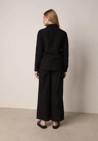 Born2be - Czarny Rustykalny Komplet z Bawełną z Ażurowym Wzorem Spodnie i Koszula Anael. Kolor: czarny. Materiał: bawełna. Wzór: ażurowy #6