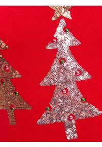 TOP SECRET - świąteczny sweter damski z cekinowymi choinkami. Kolor: czerwony. Materiał: dzianina. Wzór: aplikacja. Sezon: wiosna, lato. Styl: wizytowy #2