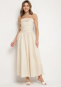 Born2be - Beżowa Wiskozowa Sukienka z Bawełną z Zakładką Atenavia. Okazja: na co dzień. Kolor: beżowy. Materiał: bawełna, wiskoza. Długość rękawa: na ramiączkach. Typ sukienki: proste. Styl: klasyczny, casual, elegancki #1