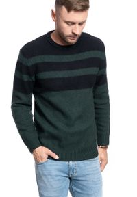 Lee - SWETER MĘSKI LEE STRIPED WOOL MIX DK BOTTLE GREEN L83LLNBB. Kolor: zielony #3