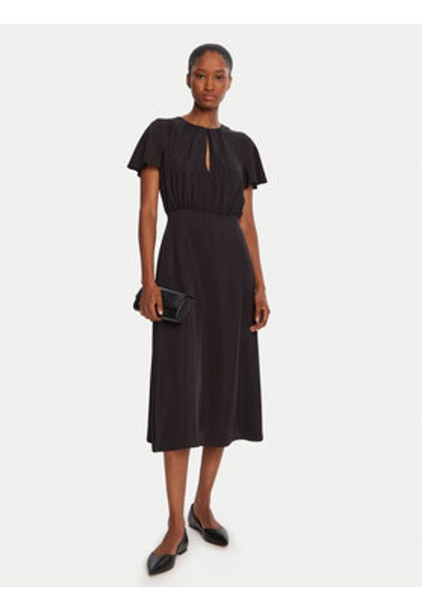 Armani Exchange Sukienka codzienna XW001025 AF16122 UC001 Czarny Regular Fit. Okazja: na co dzień. Kolor: czarny. Materiał: syntetyk. Typ sukienki: proste. Styl: casual