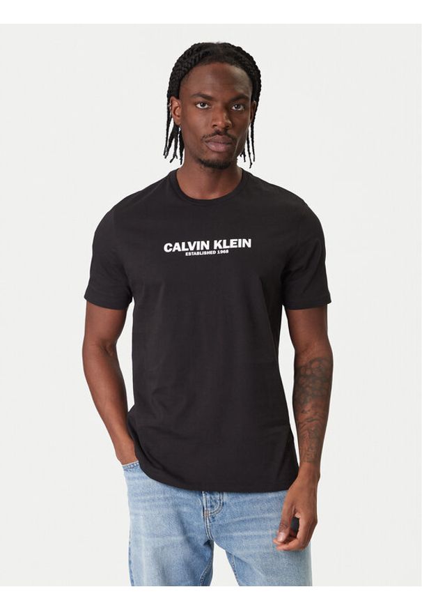 Calvin Klein T-Shirt 30s Graphic LV04RE820G Czarny Regular Fit. Kolor: czarny. Materiał: bawełna
