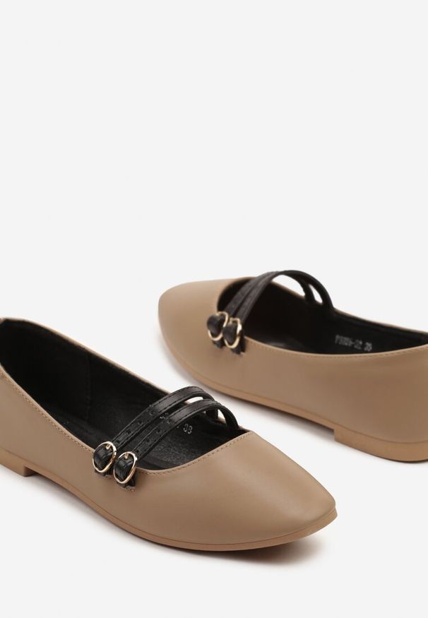 Renee - Ciemnobeżowe Balerinki w Stylu Mary Jane z Paseczkami Davinara. Okazja: na co dzień. Nosek buta: okrągły. Kolor: beżowy. Materiał: jeans. Obcas: na obcasie. Styl: klasyczny, elegancki, casual. Wysokość obcasa: niski