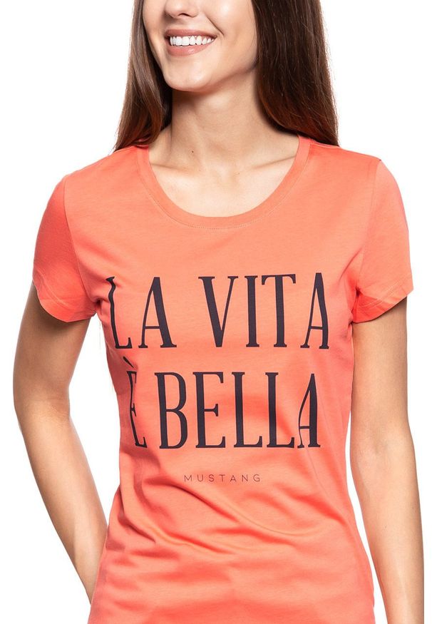 Mustang - MUSTANG T SHIRT DAMSKI Alexia C Print Persimmon 1009053 8139. Wzór: nadruk