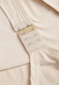 Renee - Beżowe Body Glorya. Kolor: beżowy. Długość rękawa: długi rękaw. Długość: długie. Styl: klasyczny #8