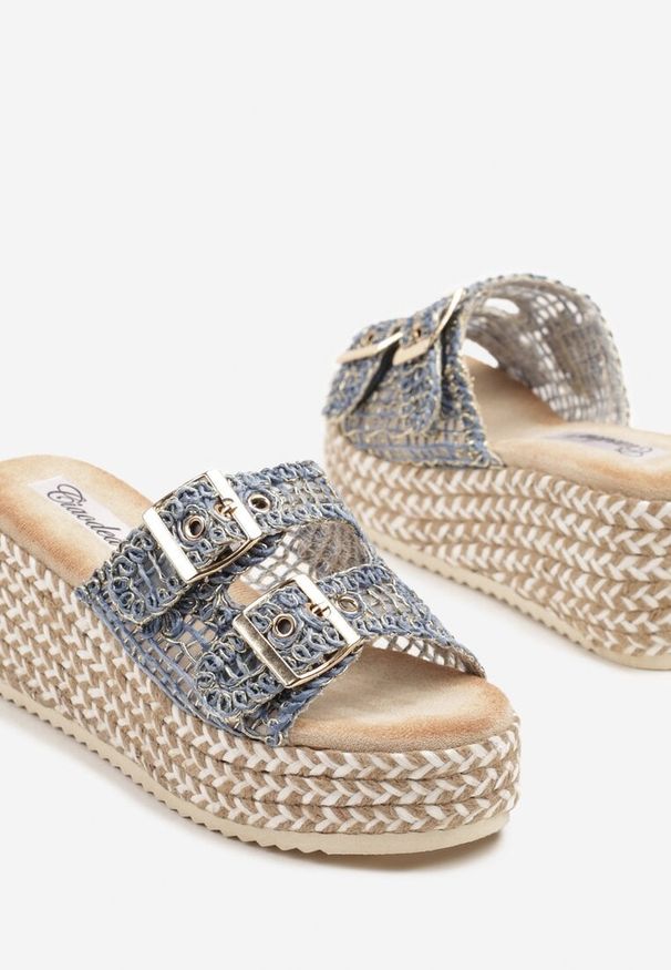 Renee - Niebieskie Tweedowe Klapki na Koturnie z Plecionką Desinora. Okazja: na co dzień, na imprezę. Kolor: niebieski. Materiał: jeans. Sezon: lato. Obcas: na koturnie. Styl: boho, elegancki, casual. Wysokość obcasa: średni