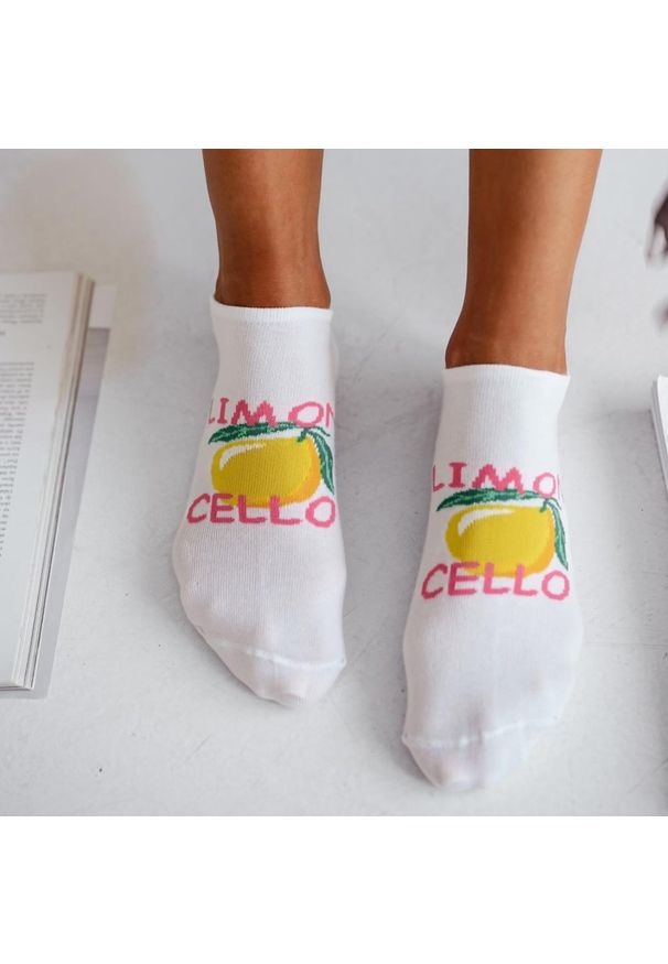 Milena - Białe stopki damskie limoncello 1218. Kolor: biały. Materiał: elastan, bawełna, poliamid, materiał