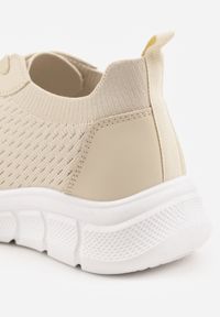 Born2be - Beżowe Minimalistyczne Buty Sportowe z Siateczki na Tłoczonej Podeszwie Zanera. Okazja: na co dzień, na spacer. Kolor: beżowy. Materiał: jeans. Szerokość cholewki: normalna. Sport: turystyka piesza, fitness, joga i pilates #6