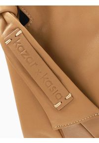 Kazar - Jasnobrązowa torebka damska kazar x kasia. Kolor: brązowy. Materiał: skórzane #6