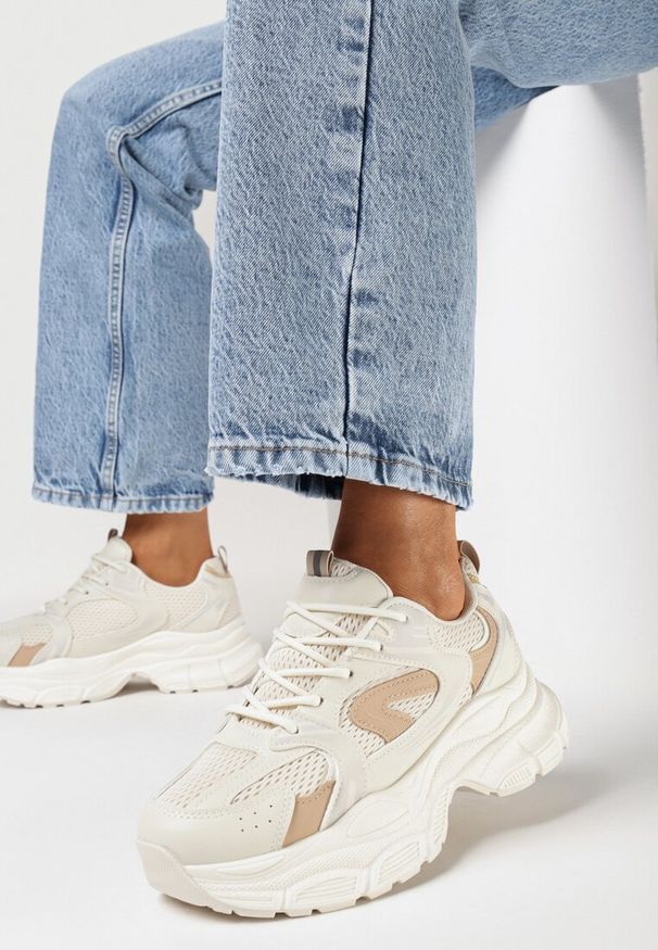 Born2be - Beżowe Sneakersy na Platformie z Siateczkową Wstawką Huvia. Wysokość cholewki: przed kostkę. Kolor: beżowy. Szerokość cholewki: normalna. Obcas: na platformie