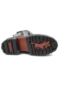 Czarne Botki Mustang Ocieplane Buty Damskie. Okazja: na uczelnię. Kolor: czarny. Materiał: syntetyk, futro, skóra ekologiczna. Szerokość cholewki: normalna. Sezon: jesień. Obcas: na obcasie. Styl: sportowy. Wysokość obcasa: niski #7