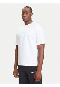 Calvin Klein Jeans T-Shirt Hero Monologo LV04RB295G Biały Relaxed Fit. Kolor: biały. Materiał: bawełna