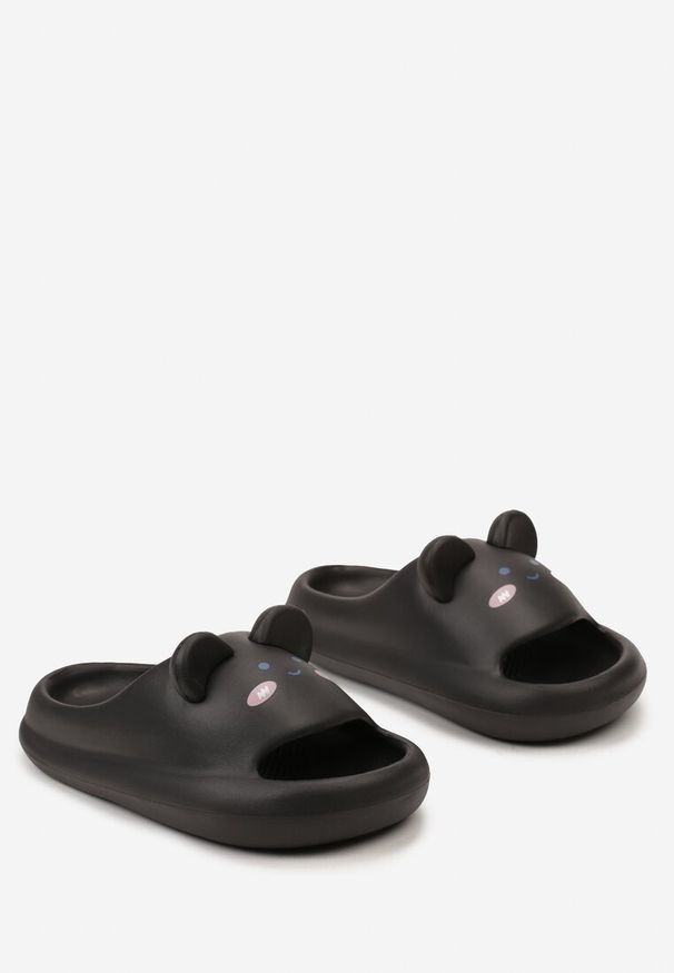 Renee - Czarne Klapki z Lekkiej Pianki z Uszkami i Uroczym Zwierzakiem Vidialla. Okazja: na plażę, na co dzień. Nosek buta: otwarty. Kolor: czarny. Materiał: guma. Sezon: lato. Obcas: na obcasie. Styl: casual, sportowy. Wysokość obcasa: niski