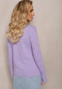 Renee - Fioletowy Sweter w Warkoczykowy Splot Mikke. Kolor: fioletowy. Materiał: dzianina, tkanina. Długość rękawa: długi rękaw. Długość: długie. Wzór: ze splotem. Styl: klasyczny #3