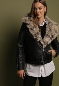 Born2be - Czarna Kurtka Ramoneska z Odpinanym Kapturem i Futrem Aplonna. Kolor: czarny. Materiał: futro. Sezon: zima, jesień. Styl: klasyczny #3