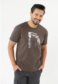 Volcano - Koszulka z nadrukiem, Comfort Fit, T-NARIS. Okazja: na co dzień. Materiał: bawełna, materiał. Długość: krótkie. Wzór: nadruk. Styl: casual #1