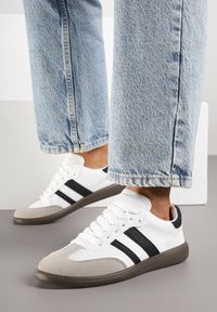 Born2be - Białe Płaskie Sneakersy Ozdobione Paskami Glaria. Nosek buta: okrągły. Zapięcie: pasek. Kolor: biały. Wzór: aplikacja. Obcas: na obcasie. Wysokość obcasa: niski #4