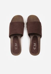 Renee - Ciemnobrązowe Klapki z Nitami Lephiaphe. Okazja: na co dzień. Kolor: brązowy. Wzór: aplikacja. Sezon: lato. Styl: casual, elegancki #8