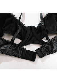 Intica - Komplet bielizny z wycięciami elegancki na specjalne okazje Ghica. Kolor: czarny. Wzór: gładki #6