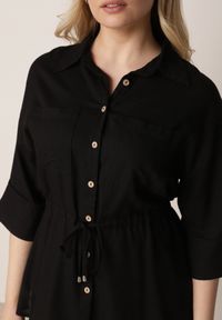 Born2be - Czarna Koszula z Bawełną i Lnem Ozdobiona Wycięciami i Ściągana w Pasie Harwinds. Okazja: do pracy, na co dzień. Kolor: czarny. Materiał: bawełna, len. Wzór: aplikacja. Styl: klasyczny, casual #8