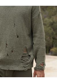 ONETEASPOON - Sweter z dziurami khaki. Kolor: zielony. Materiał: materiał. Wzór: ze splotem #3