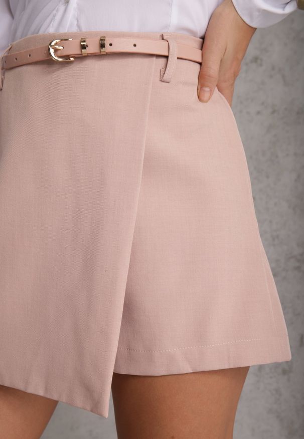 Renee - Różowe Spódnico-Szorty w Eleganckim Stylu z Wąskim Paskiem z Klamrą Ynislia. Kolor: różowy. Styl: elegancki