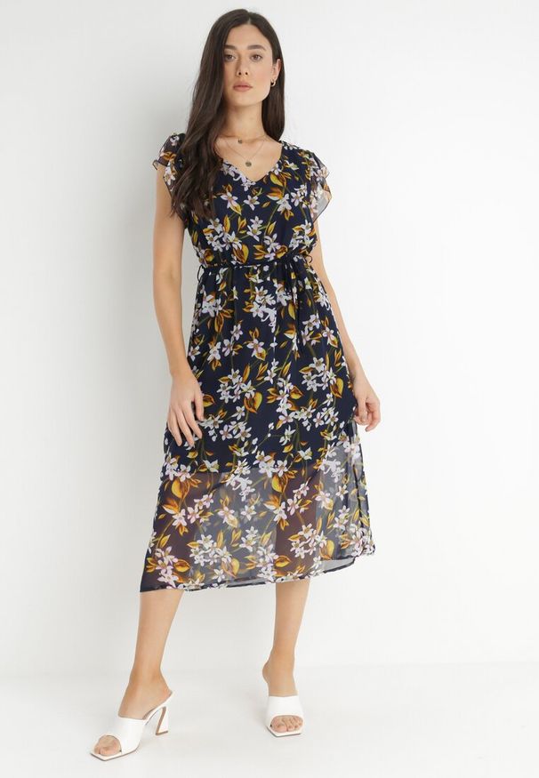 Born2be - Granatowa Sukienka Gobney. Kolor: niebieski. Materiał: tkanina, materiał, wiskoza. Długość rękawa: krótki rękaw. Wzór: kwiaty. Długość: midi