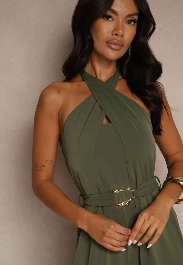 Renee - Zielony Kombinezon Koktajlowy Ozdobiony Paskiem z Metaliczną Klamrą Zermira. Okazja: na imprezę, na co dzień. Kolor: zielony. Wzór: aplikacja. Styl: wizytowy