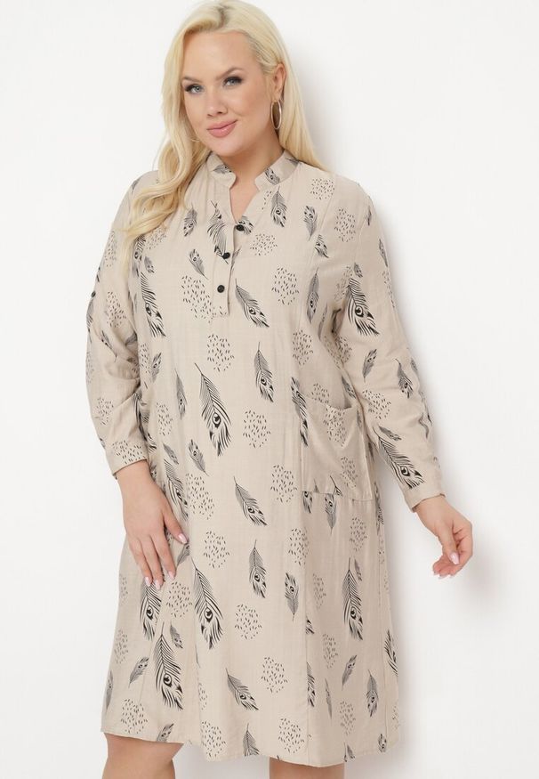 Born2be - Beżowa Sukienka Szmizjerka z Guzikami przy Dekolcie z Podwijanymi Rękawami Ketella. Okazja: na co dzień, do pracy. Kolor: beżowy. Wzór: aplikacja. Typ sukienki: szmizjerki. Styl: sportowy, klasyczny, casual, elegancki