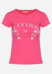 Born2be - Fuksjowy Bawełniany T-shirt z Napisem Living i Nadrukiem Commea. Okazja: na co dzień. Kolor: różowy. Materiał: bawełna. Wzór: napisy, nadruk. Styl: casual, elegancki