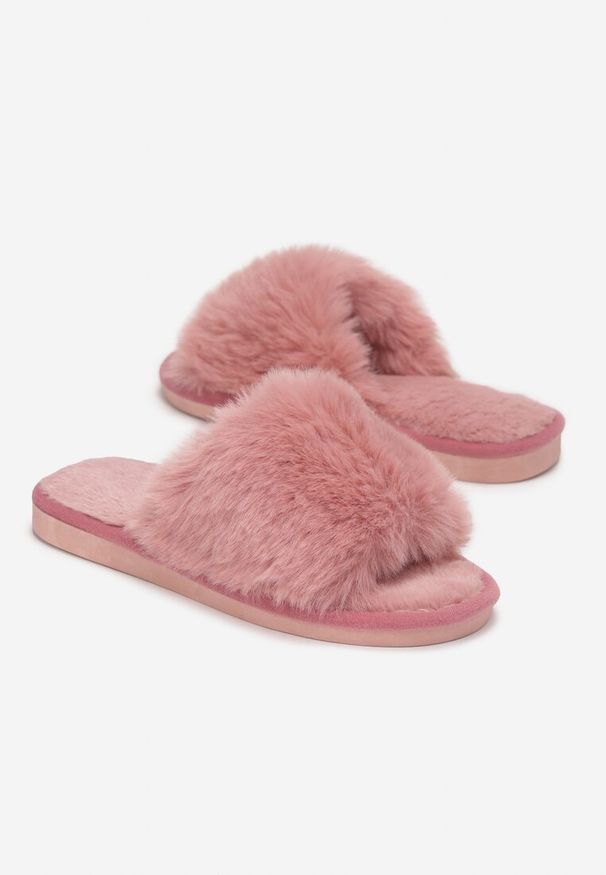 Renee - Różowe Kapcie Penthoreia. Okazja: do domu. Zapięcie: bez zapięcia. Kolor: różowy. Materiał: bawełna, guma, futro