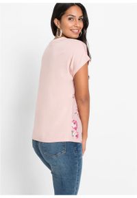 Shirt w kwiaty bonprix stary jasnoróżowy w kwiaty. Kolor: różowy. Materiał: materiał, poliester, elastan, wiskoza. Wzór: kwiaty. Styl: retro #2