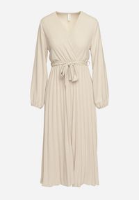Born2be - Jasnobeżowa Sukienka Mesyre. Okazja: do pracy, na randkę. Typ kołnierza: dekolt w kształcie V. Kolor: beżowy. Materiał: materiał. Typ sukienki: plisowane, kopertowe. Długość: midi #3
