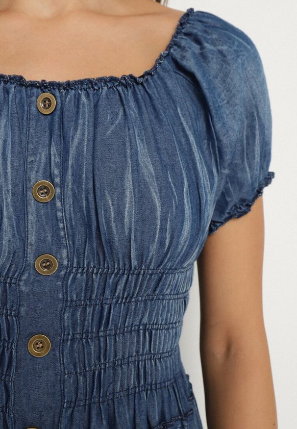 Born2be - Niebieska Sukienka Hiszpanka z Marszczoną Gumką w Talii Zeldexira. Okazja: na co dzień. Typ kołnierza: dekolt hiszpanka. Kolor: niebieski. Materiał: materiał. Długość rękawa: krótki rękaw. Sezon: wiosna, lato. Styl: casual, klasyczny